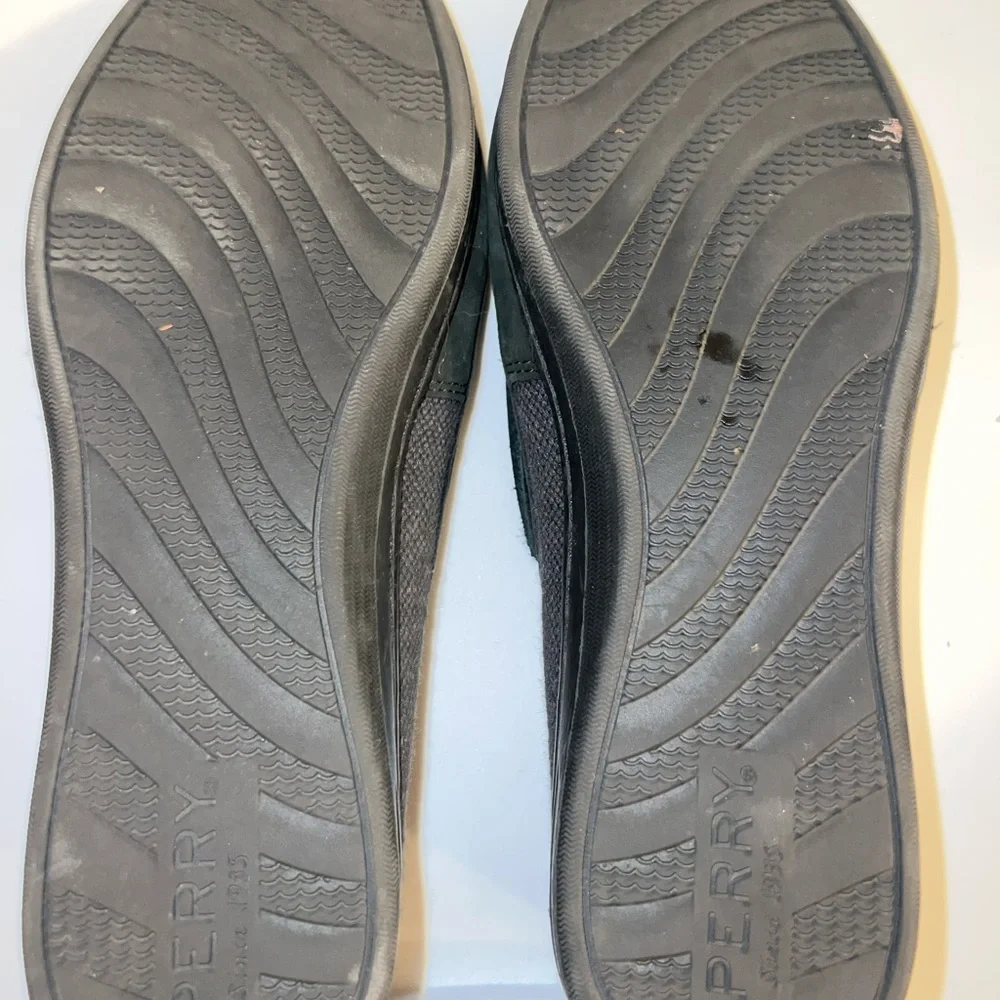 Preowned black woman Sperry shoes - Picture 4 of 5